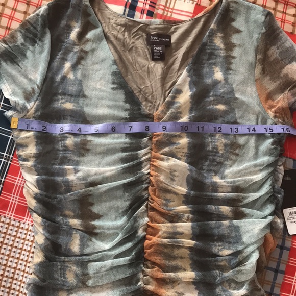 A gorgeous blouse. - Picture 5 of 7